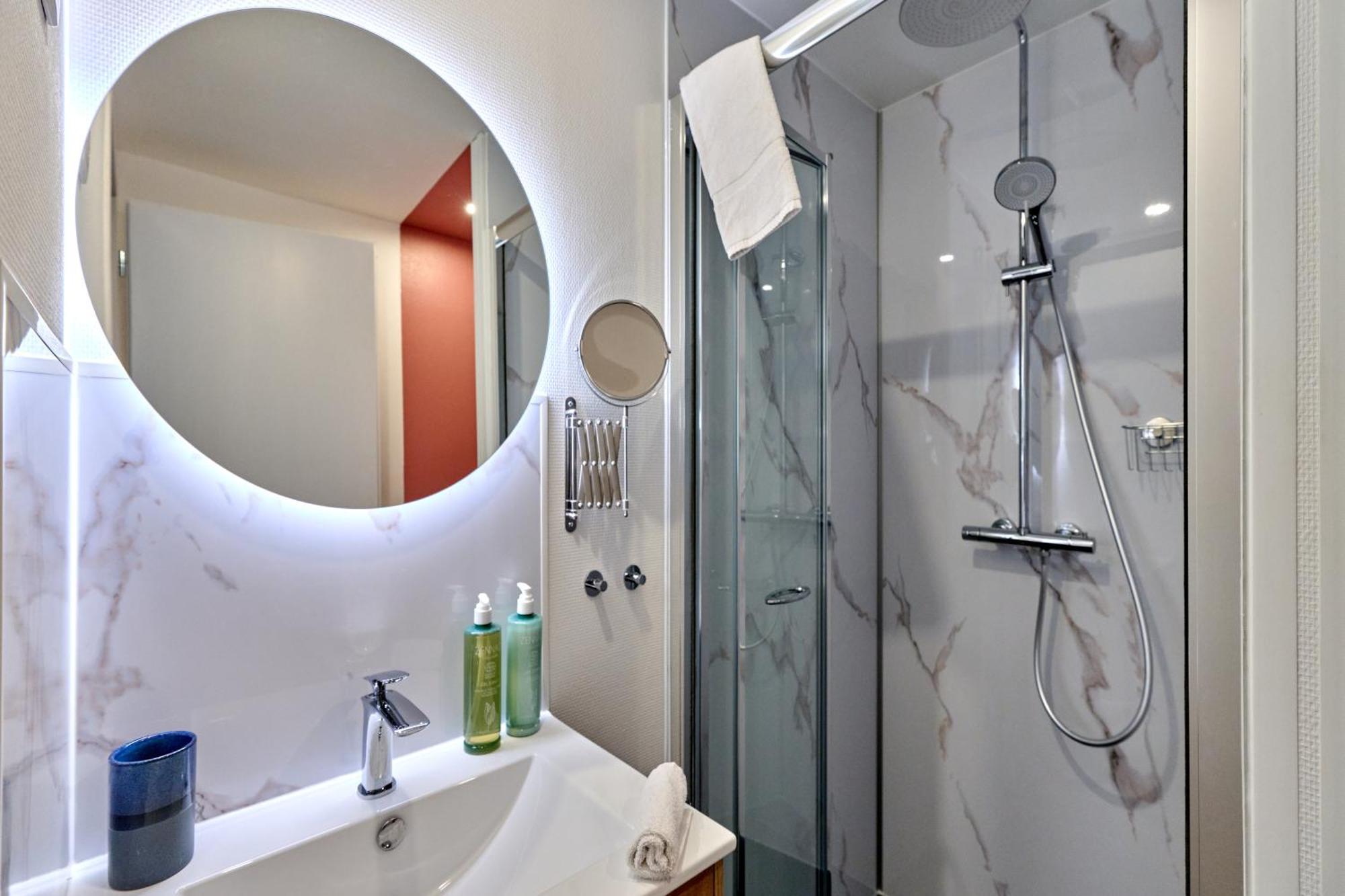 Le Madeleine Chez Les M By Primo C0Nciergerie Apartment เนอแวร์ ภายนอก รูปภาพ